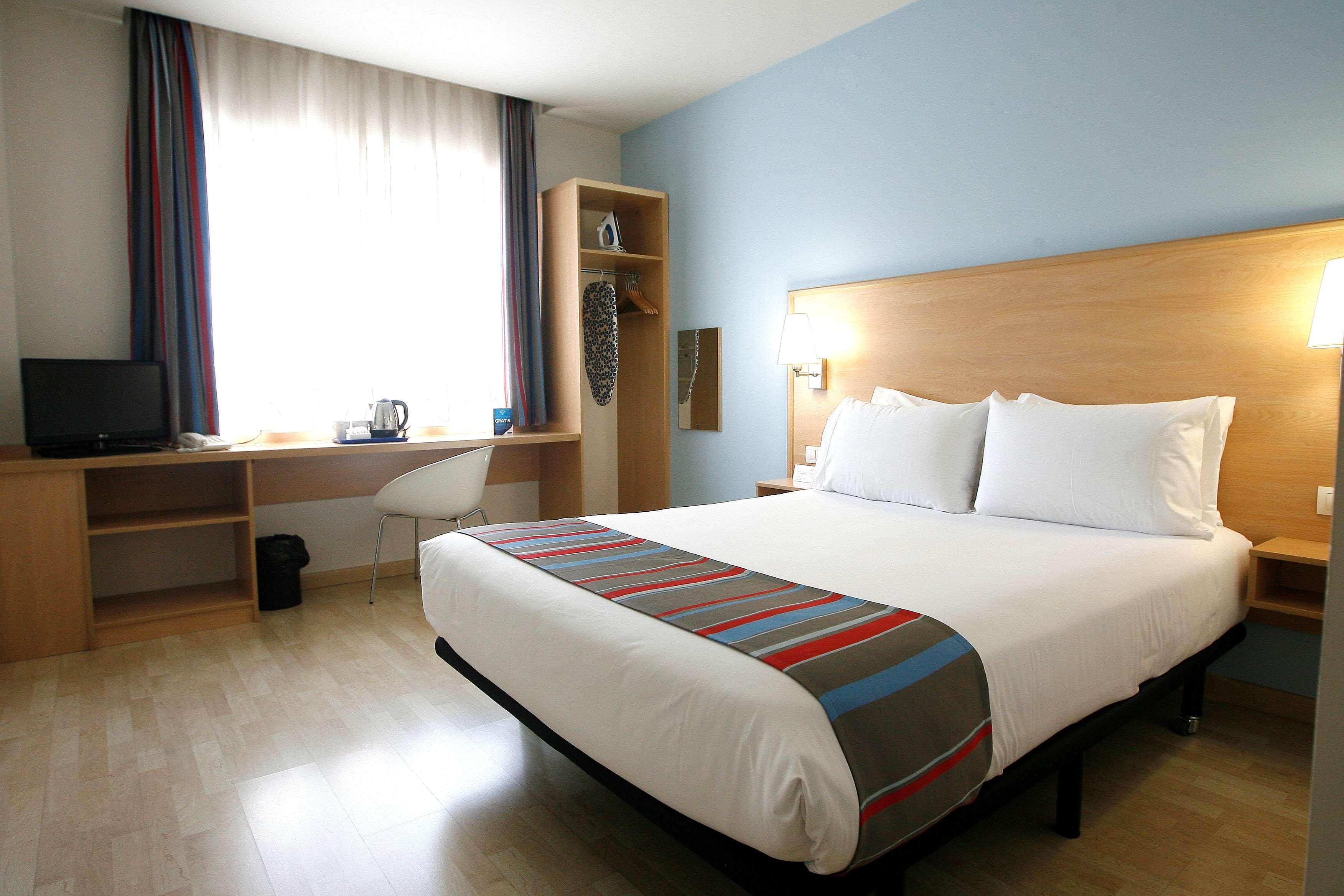 Travelodge Torrelaguna Madri Exterior foto