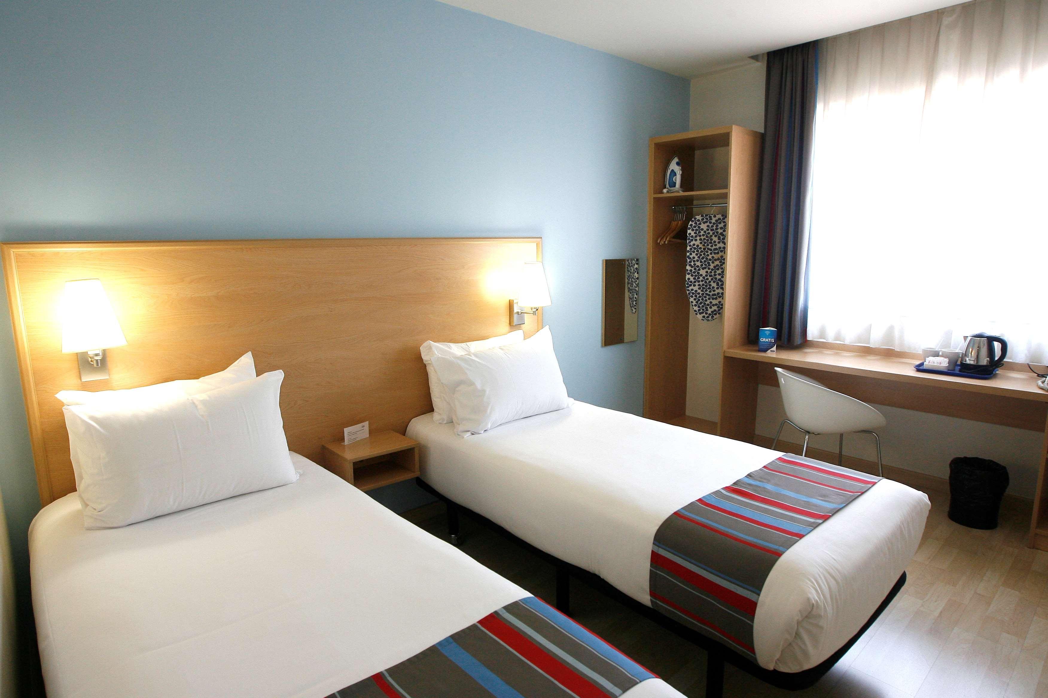 Travelodge Torrelaguna Madri Exterior foto