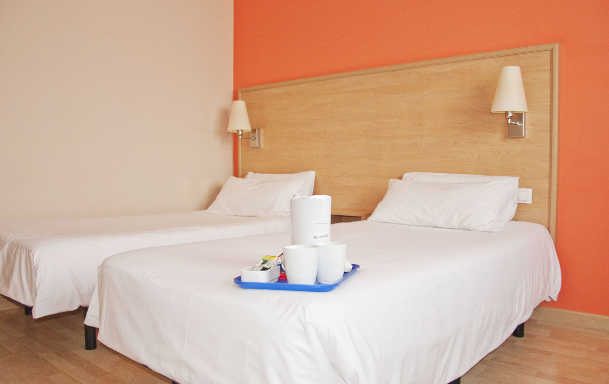 Travelodge Torrelaguna Madri Quarto foto