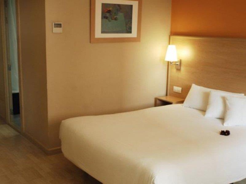 Travelodge Torrelaguna Madri Quarto foto
