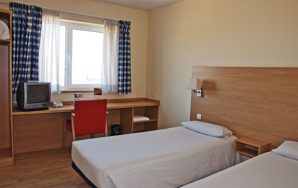 Travelodge Torrelaguna Madri Exterior foto