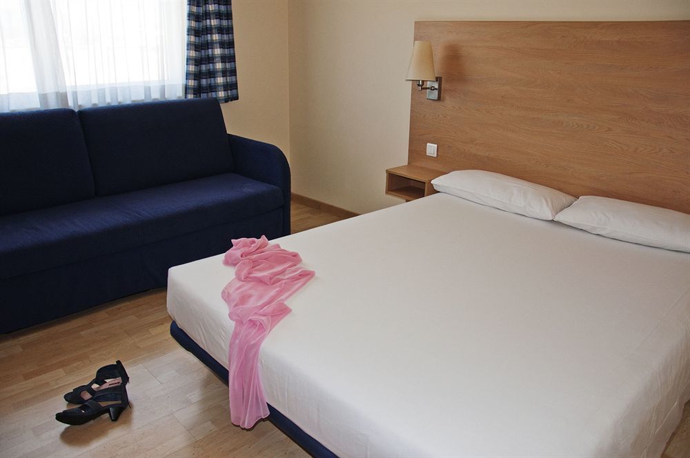 Travelodge Torrelaguna Madri Exterior foto